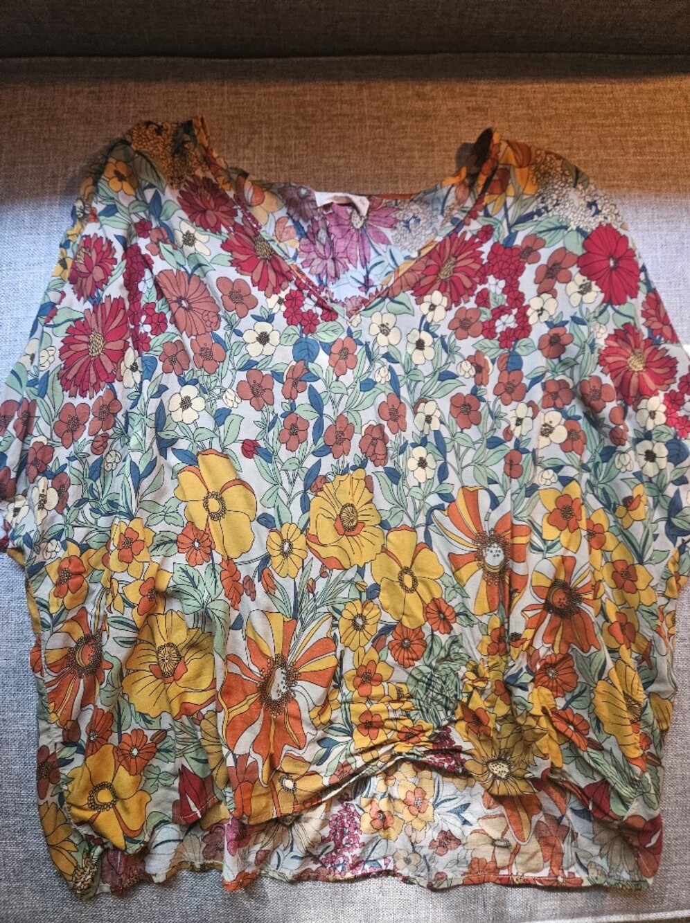 NATURAL LIFE Retro Floral Blouse in Yellow, Orange, Red